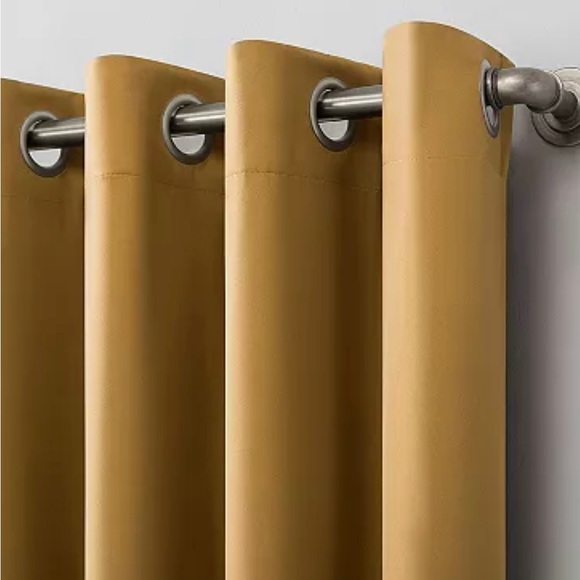 SUNZERO 2 panels NIB 40x84 gray/silver blackout curtains with grommet - Picture 2 of 4